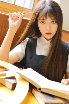 客厅乱H伦亲女小说